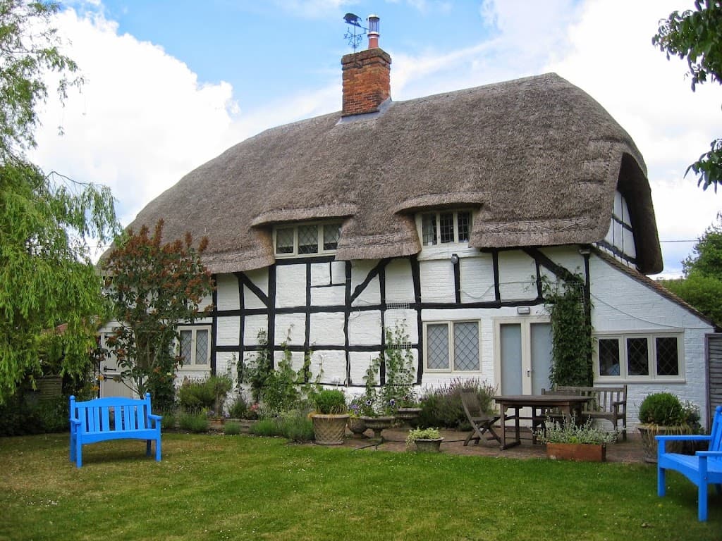 STEVEN WOOD DECORATORS