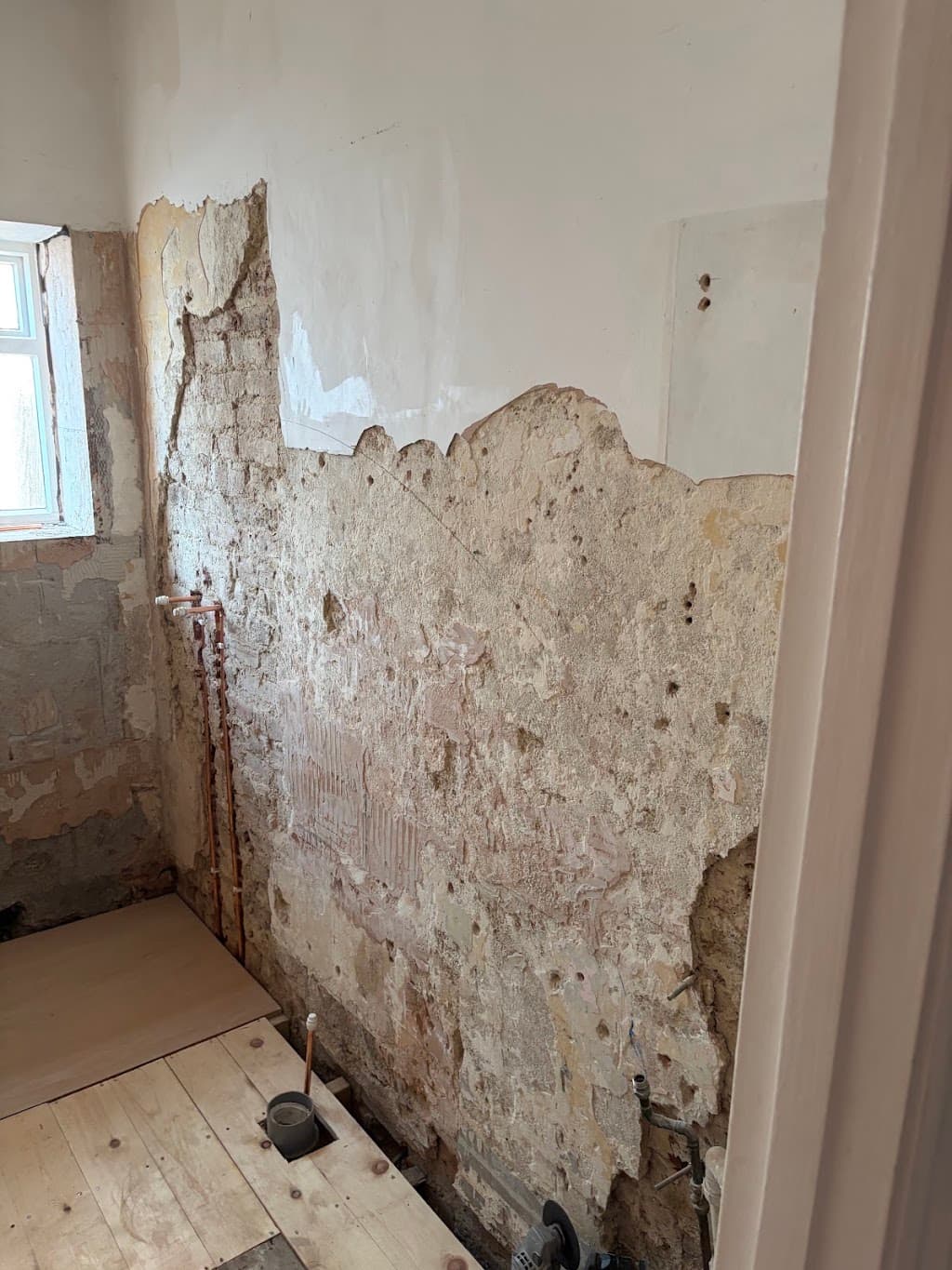 RIKKI BANKS Plastering & Damproofing Specialist