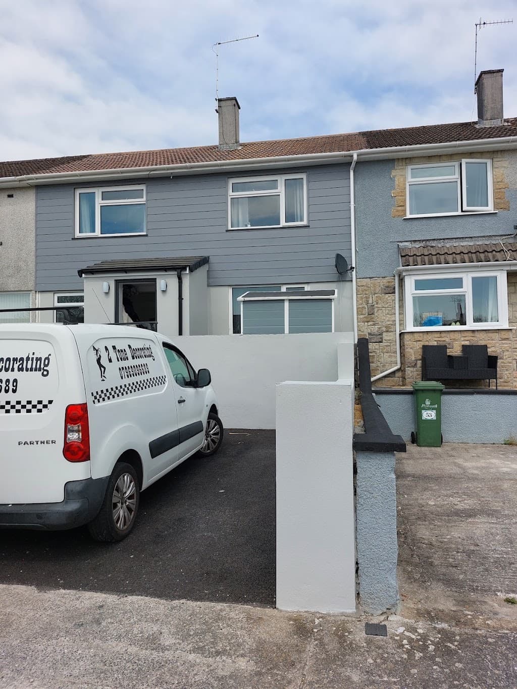 2 Tone Decorating - painter and decorators plymouth