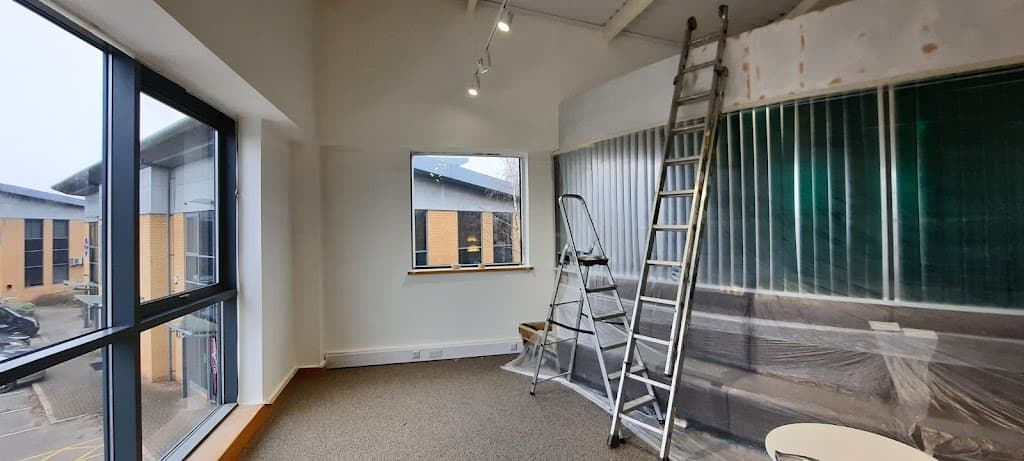 Rainbow Painters - Decorating, painting, wallpapering and spraying