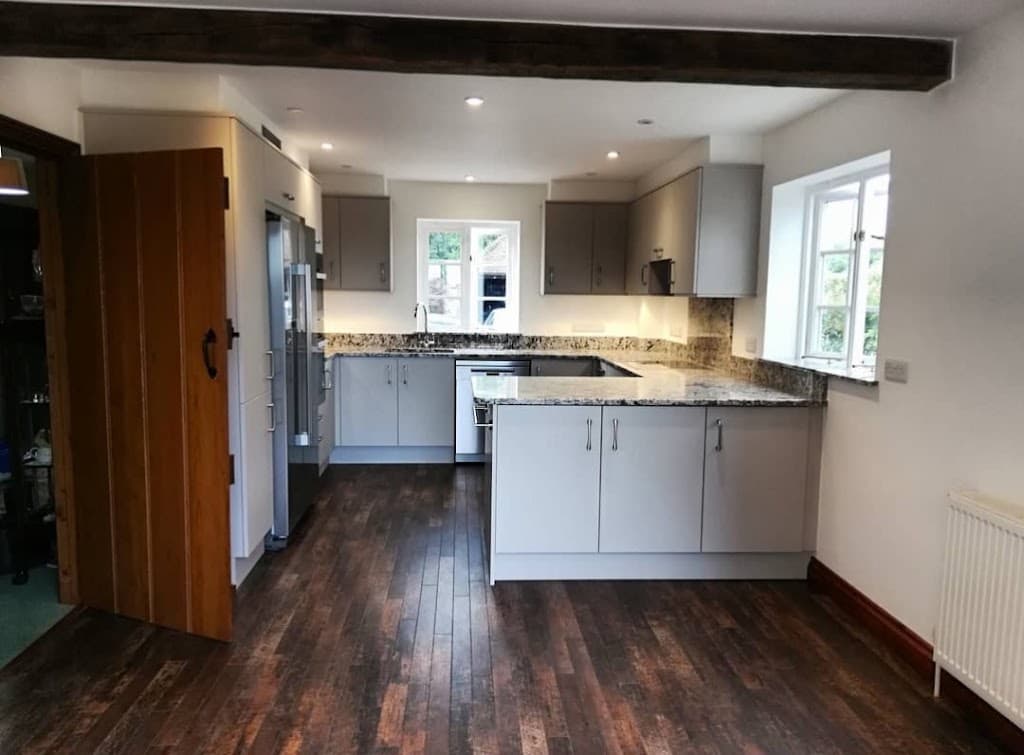 Brackstone Decorating
